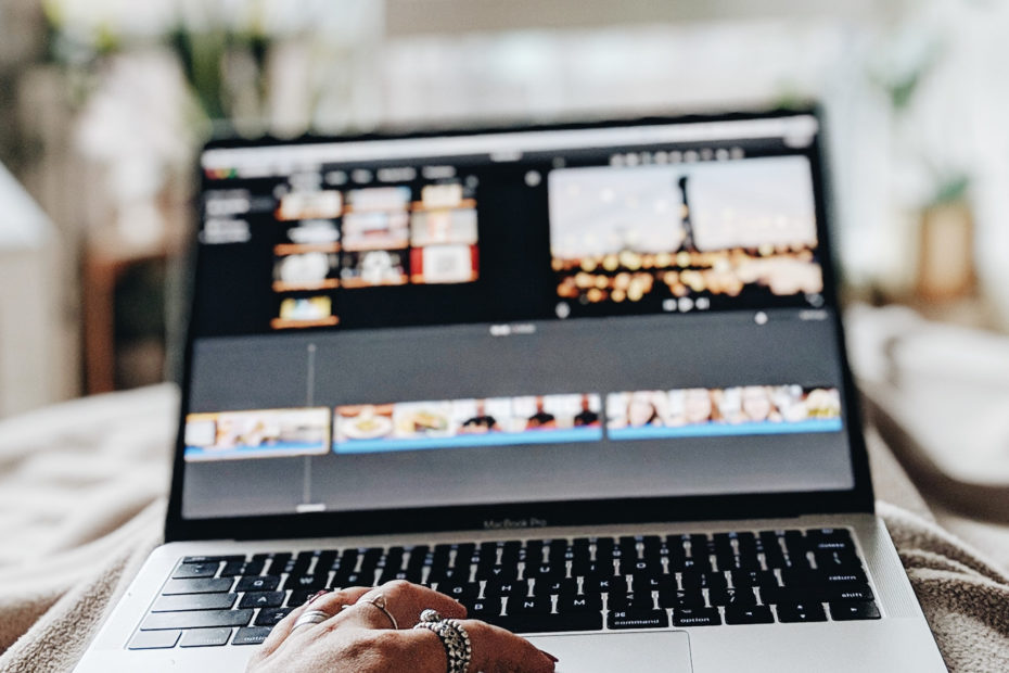 Picture: how to add captions in imovie